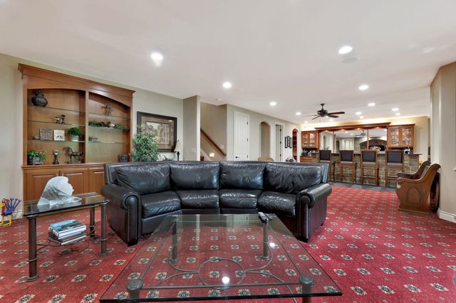 211 E Cedar Ridge Ct, Andover, KS 67002