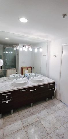 244 Biscayne Blvd 301, Miami, FL 33132