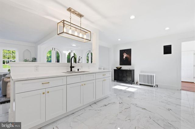 3 RIDGE AVE, Yardley, PA 19067