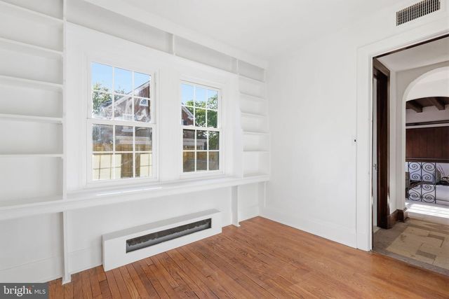 3 RIDGE AVE, Yardley, PA 19067