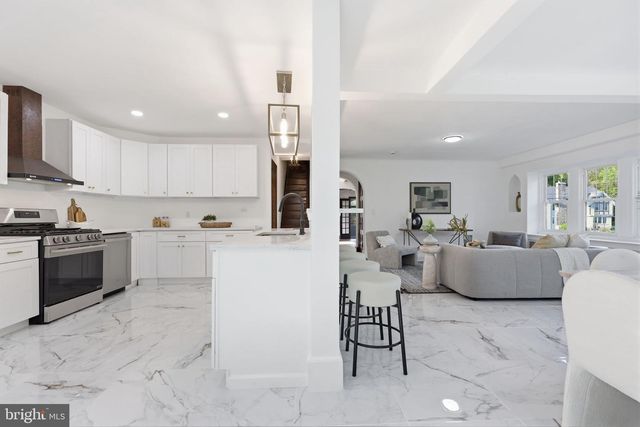 3 RIDGE AVE, Yardley, PA 19067