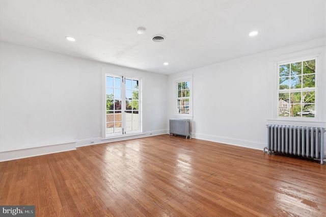 3 RIDGE AVE, Yardley, PA 19067
