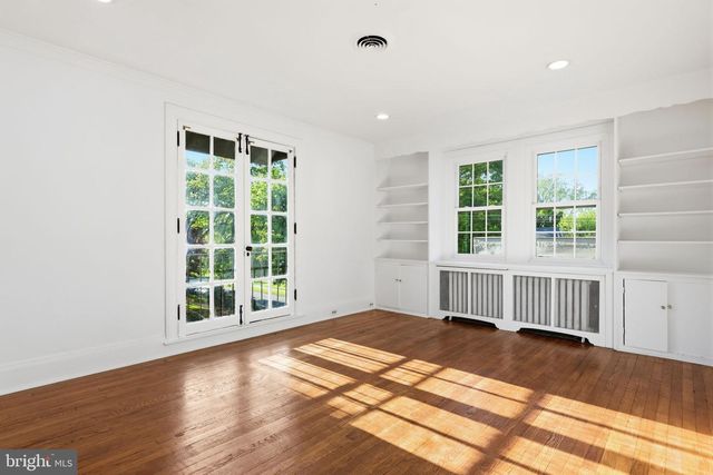 3 RIDGE AVE, Yardley, PA 19067