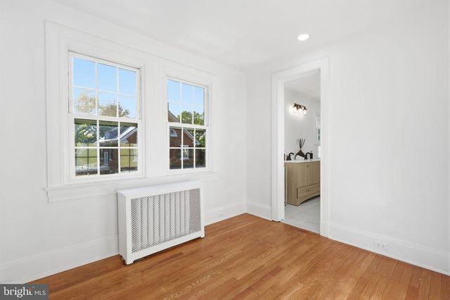 3 RIDGE AVE, Yardley, PA 19067