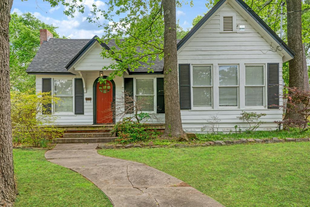 2240 Hubbard, Paris, TX 75460