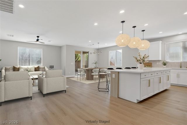 5713 Silver Cascade Avenue, Las Vegas, NV 89131