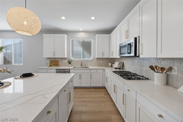 5713 Silver Cascade Avenue, Las Vegas, NV 89131