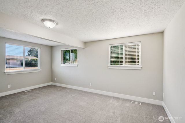 10214 NW 11th Avenue, Vancouver, WA 98685