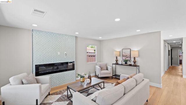 2831 Monroe St, Santa Clara, CA 95051