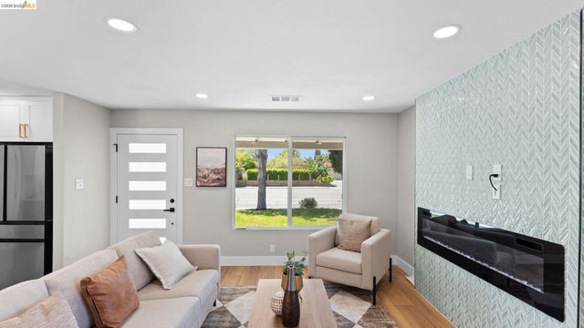 2831 Monroe St, Santa Clara, CA 95051
