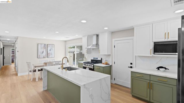 2831 Monroe St, Santa Clara, CA 95051