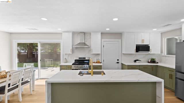 2831 Monroe St, Santa Clara, CA 95051