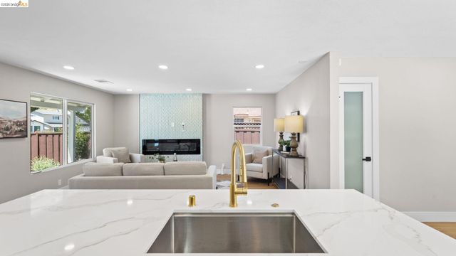2831 Monroe St, Santa Clara, CA 95051