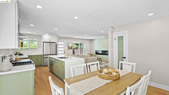 2831 Monroe St, Santa Clara, CA 95051
