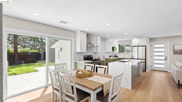 2831 Monroe St, Santa Clara, CA 95051