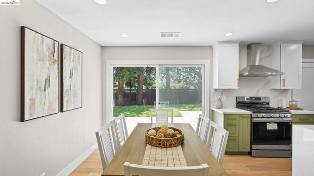2831 Monroe St, Santa Clara, CA 95051