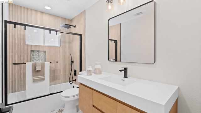 2831 Monroe St, Santa Clara, CA 95051