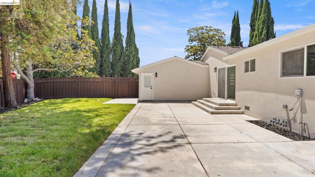 2831 Monroe St, Santa Clara, CA 95051