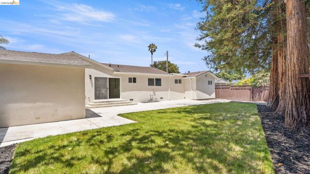2831 Monroe St, Santa Clara, CA 95051