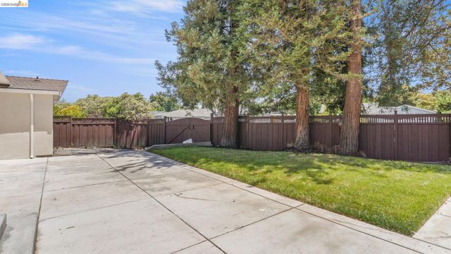 2831 Monroe St, Santa Clara, CA 95051