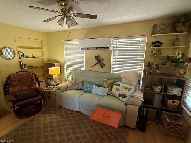 1635 Kensington CT, Fort Myers, FL 33907