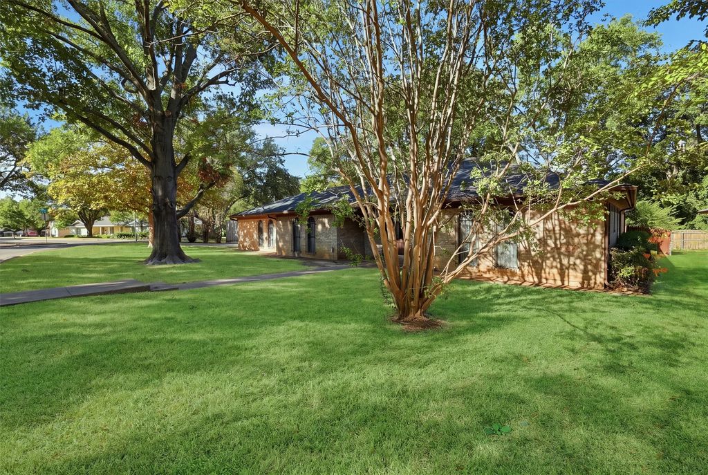 6437 Suncrest Court, North Richland Hills, TX 76180 — photo 3