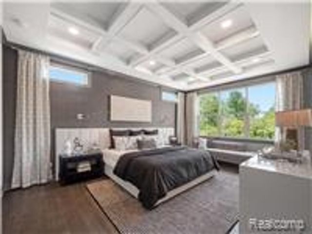 7639 Larchwood Drive, West Bloomfield, MI 48322