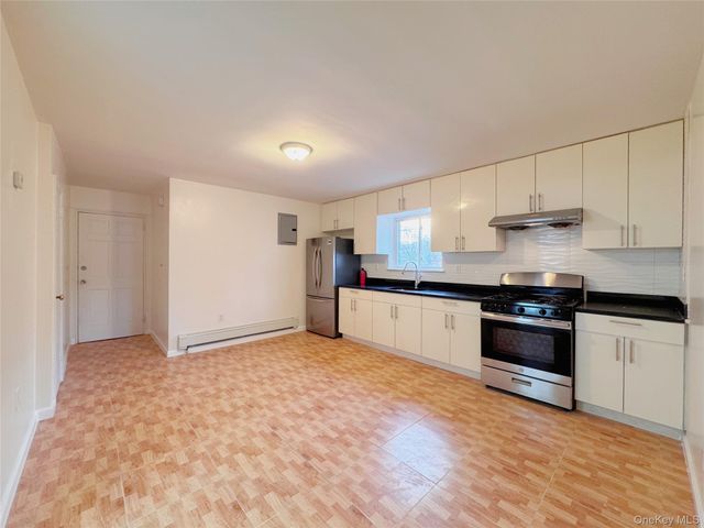 11701 14th Avenue 1F, College Point, NY 11356