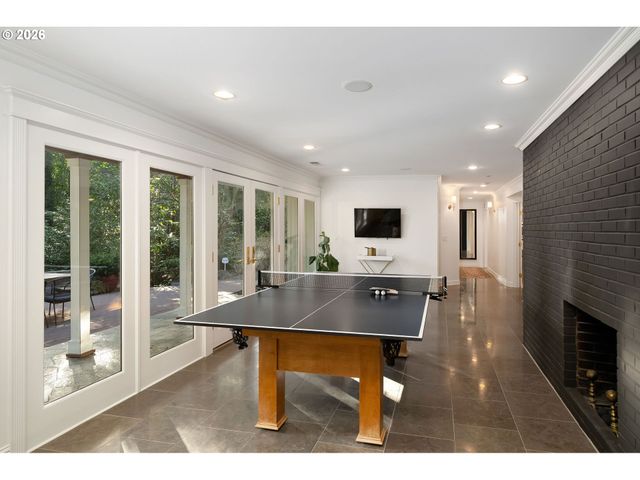 722 Sw WESTWOOD Dr, Portland, OR 97239