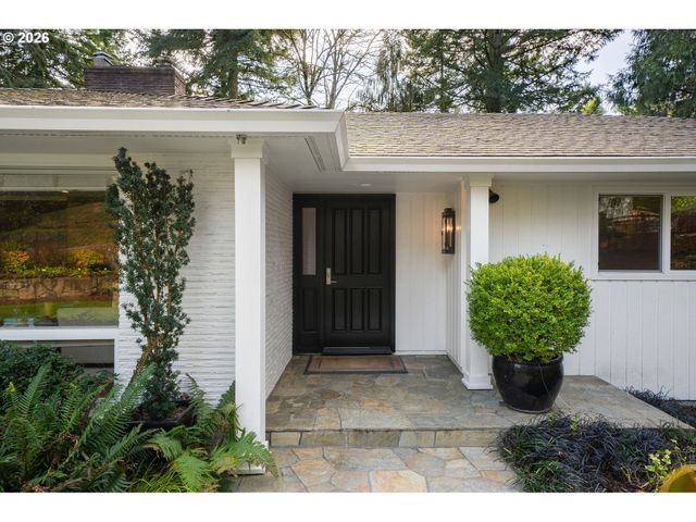 722 Sw WESTWOOD Dr, Portland, OR 97239