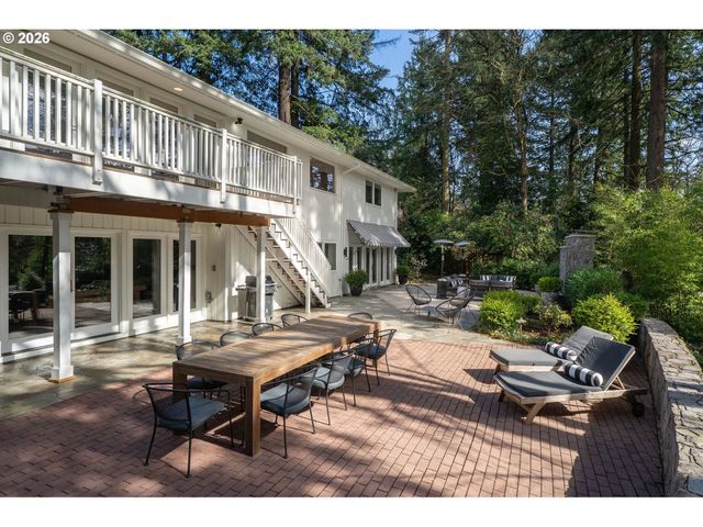 722 Sw WESTWOOD Dr, Portland, OR 97239