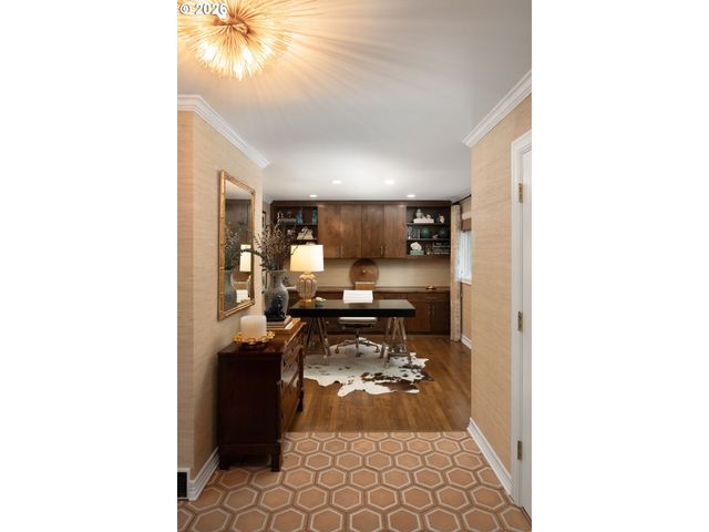 722 Sw WESTWOOD Dr, Portland, OR 97239