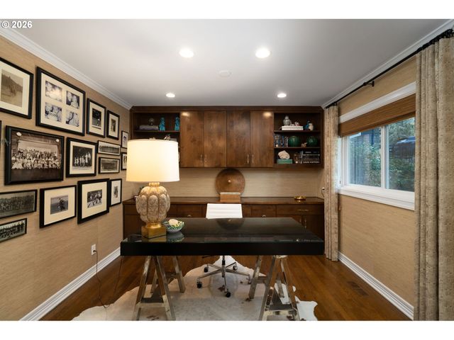 722 Sw WESTWOOD Dr, Portland, OR 97239