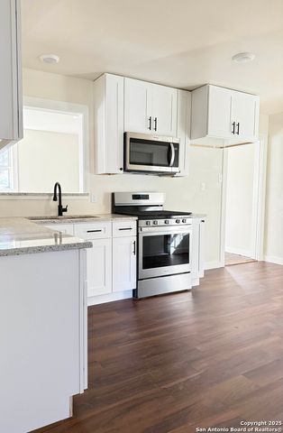 426 Edna, San Antonio, TX 78220