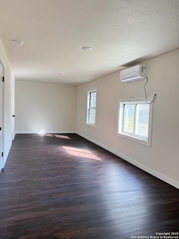 426 Edna, San Antonio, TX 78220