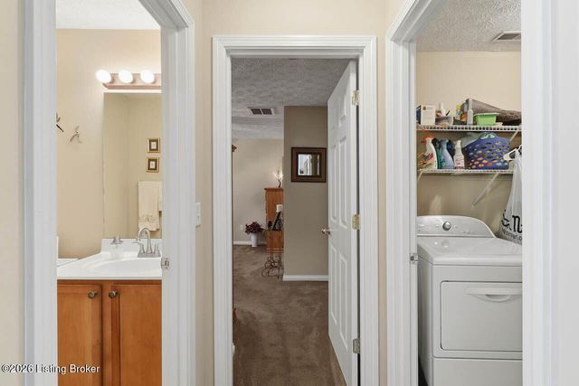3213 Stony Farm Dr, Louisville, KY 40299