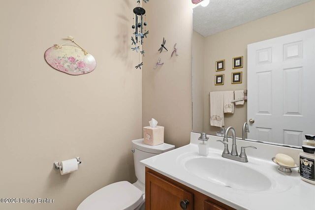 3213 Stony Farm Dr, Louisville, KY 40299