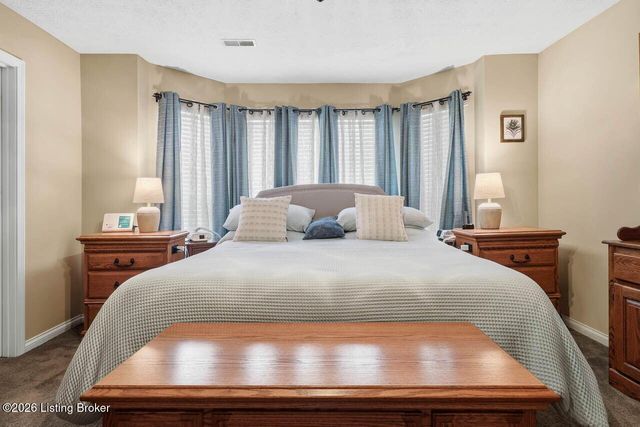 3213 Stony Farm Dr, Louisville, KY 40299
