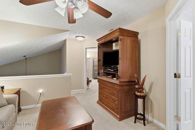 3213 Stony Farm Dr, Louisville, KY 40299