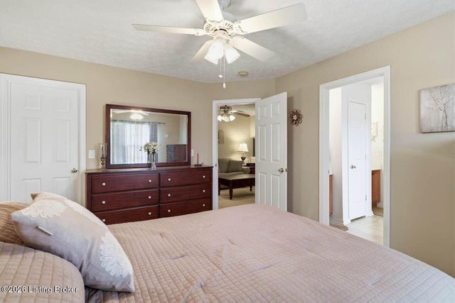 3213 Stony Farm Dr, Louisville, KY 40299