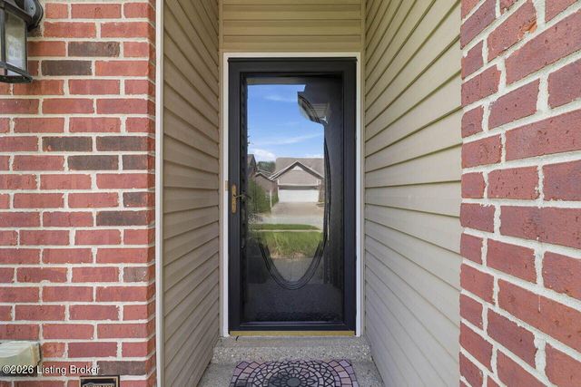 3213 Stony Farm Dr, Louisville, KY 40299