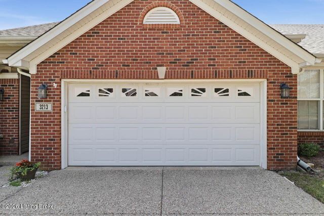 3213 Stony Farm Dr, Louisville, KY 40299