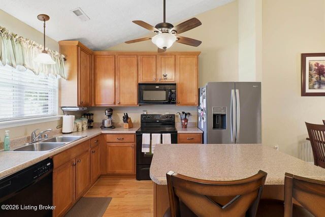 3213 Stony Farm Dr, Louisville, KY 40299