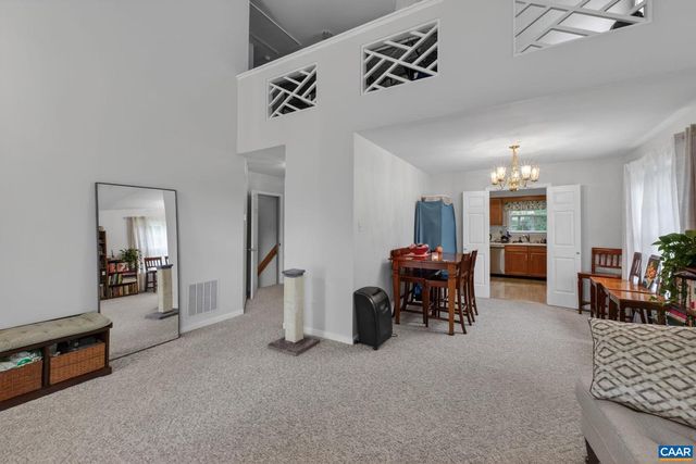 1092 WINTERGREEN LN, Charlottesville, VA 22903
