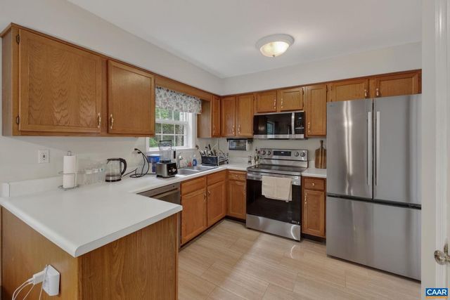 1092 WINTERGREEN LN, Charlottesville, VA 22903