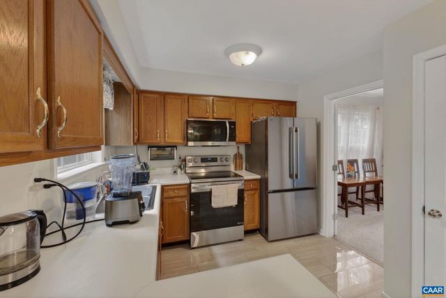 1092 WINTERGREEN LN, Charlottesville, VA 22903