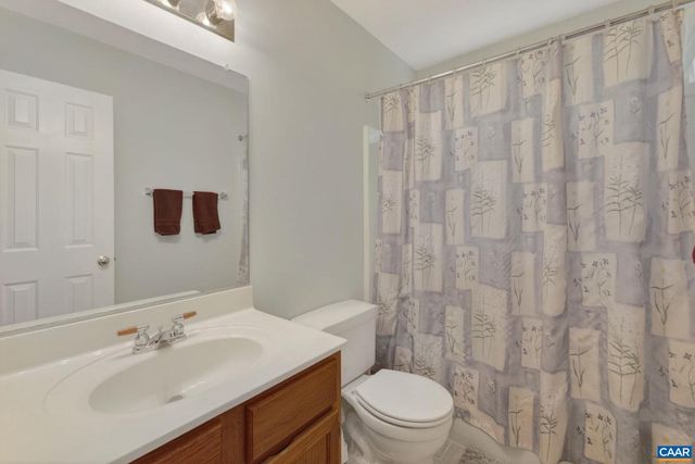 1092 WINTERGREEN LN, Charlottesville, VA 22903