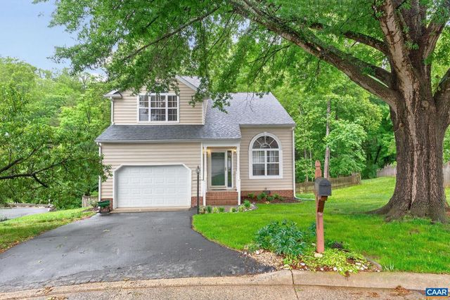 1092 WINTERGREEN LN, Charlottesville, VA 22903