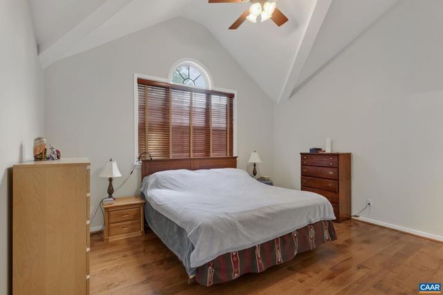 1092 WINTERGREEN LN, Charlottesville, VA 22903