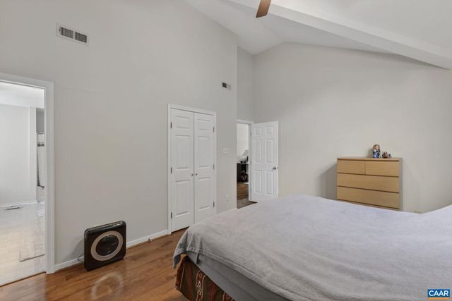 1092 WINTERGREEN LN, Charlottesville, VA 22903